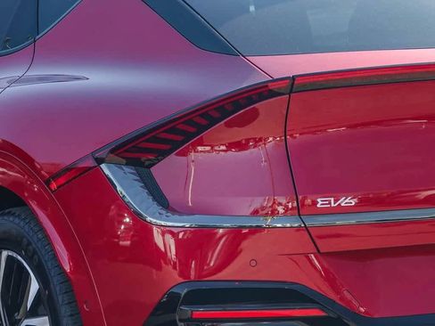 Used 2023 Kia EV6 GT-Line w/ GT-Line Suede Seat Package image 8