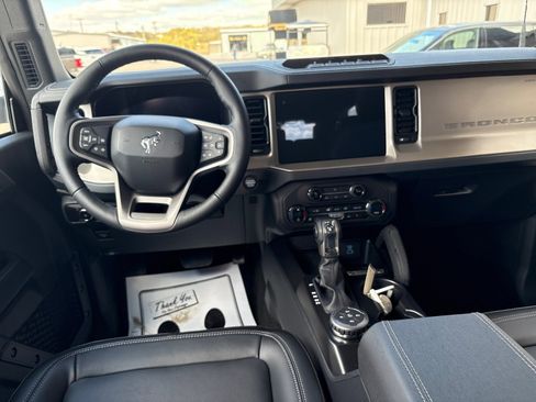 New 2025 Ford Bronco Outer Banks w/ Sasquatch Package image 5