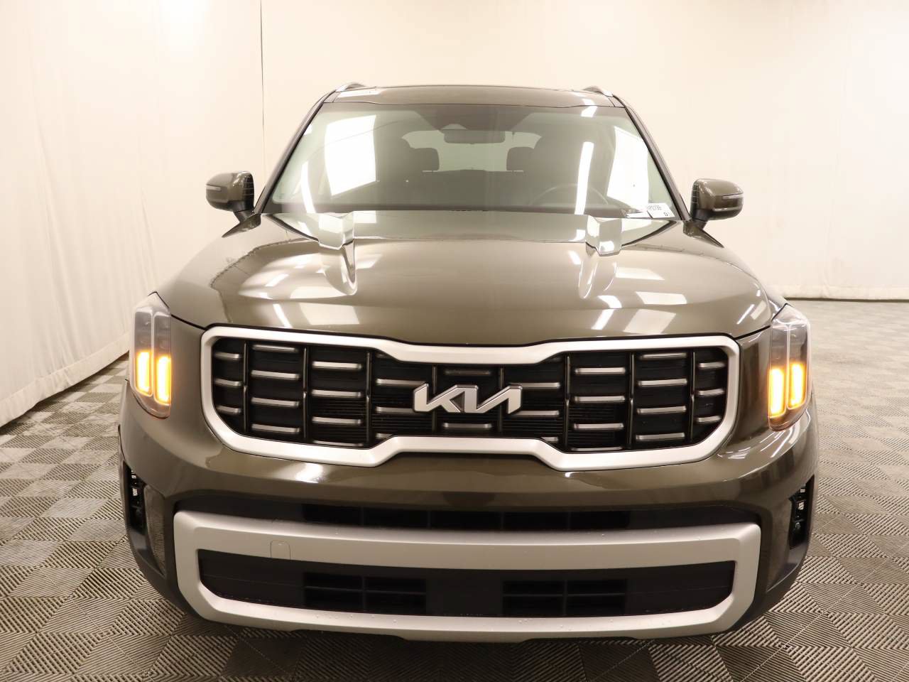 Used 2025 Kia Telluride S AWD/4WD image 4