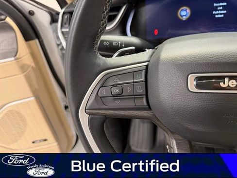 Used 2022 Jeep Grand Cherokee L Limited AWD/4WD image 11