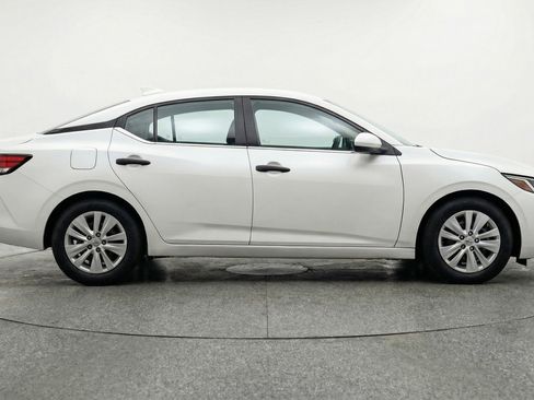 Used 2025 Nissan Sentra S image 11