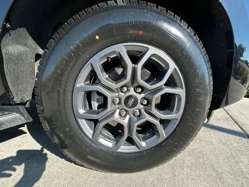 Used 2025 Ford Expedition Active AWD/4WD image 36