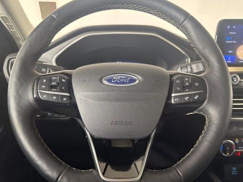 Certified 2022 Ford Escape Titanium w/ Titanium Elite Package image 19