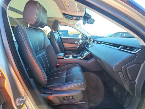 Used 2020 Land Rover Range Rover Velar S image 22