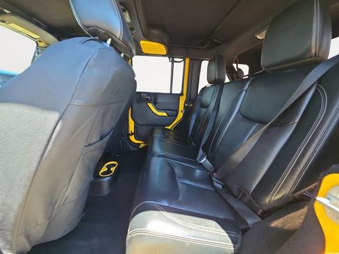 Used 2015 Jeep Wrangler Unlimited Sahara w/ Max Tow Package AWD/4WD image 13