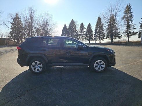 Used 2022 Toyota RAV4 LE image 7