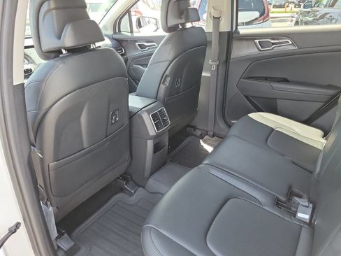 Used 2024 Kia Sportage EX FWD image 11