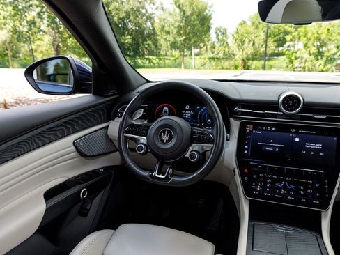 Certified 2023 Maserati Grecale Modena AWD/4WD image 18