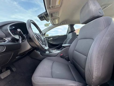 Used 2017 Chevrolet Malibu LT w/ Driver Confidence Package image 8