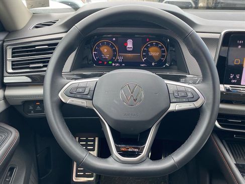 Certified 2025 Volkswagen Atlas Peak Edition SE AWD/4WD image 5