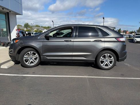 Used 2018 Ford Edge Titanium w/ Equipment Group 301A AWD/4WD image 4