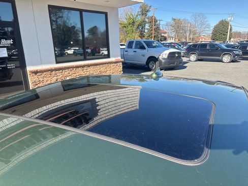 Used 2022 Dodge Charger R/T w/ Plus Group image 12