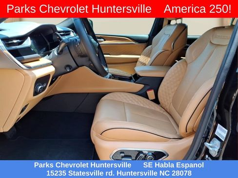 Used 2025 Jeep Grand Cherokee L Summit w/ Advanced Protech Group IV AWD/4WD image 14