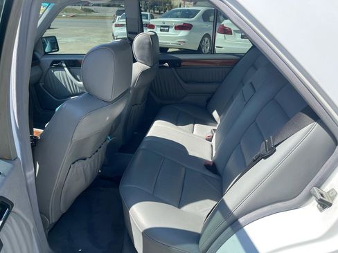 Used 1992 Mercedes-Benz 300 E 3.0 image 14