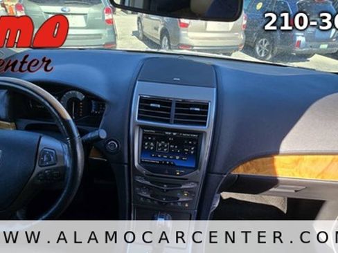 Used 2012 Lincoln MKX FWD image 17