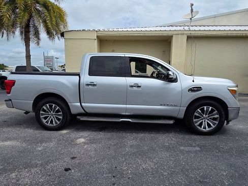 Used 2017 Nissan Titan SL RWD image 8