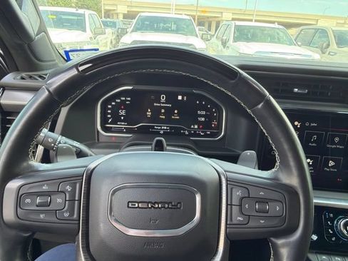 Used 2022 GMC Sierra 1500 Denali Ultimate AWD/4WD image 9