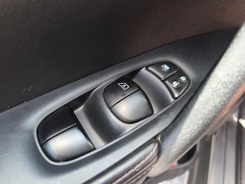Used 2019 Nissan Rogue SL w/ Premium Package FWD image 20