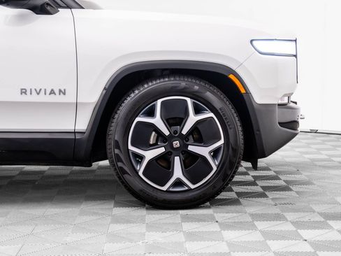 Used 2024 Rivian R1S Adventure image 37