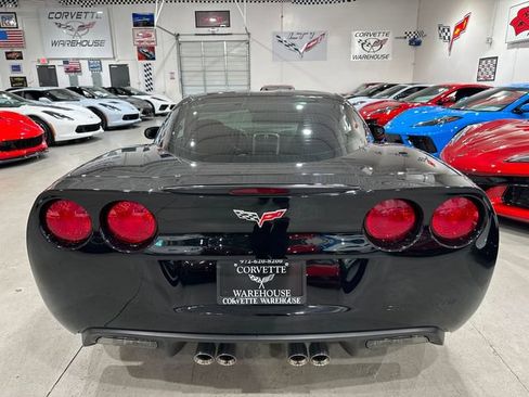 Used 2005 Chevrolet Corvette Coupe w/ Preferred Equipment Group RWD image 28