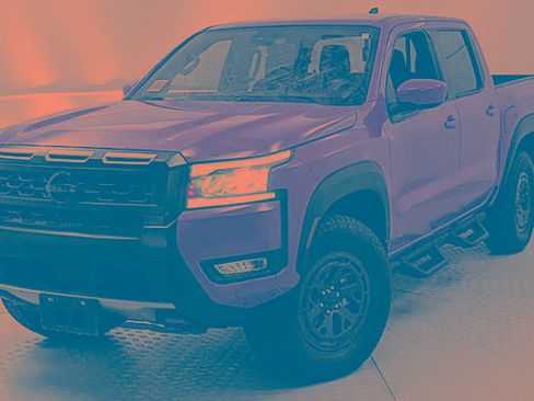Used 2025 Nissan Frontier PRO-4X AWD/4WD image 6