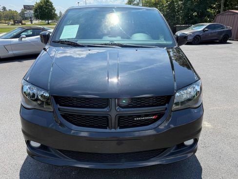 Used 2020 Dodge Grand Caravan SE FWD image 4