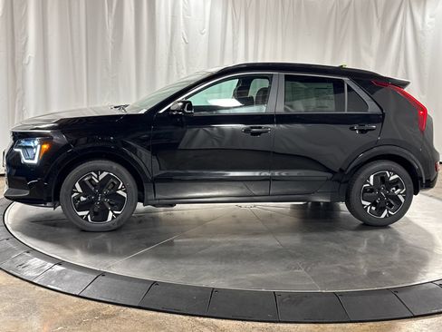 New 2026 Kia Niro Wave w/ Wave Preserve Package FWD image 9