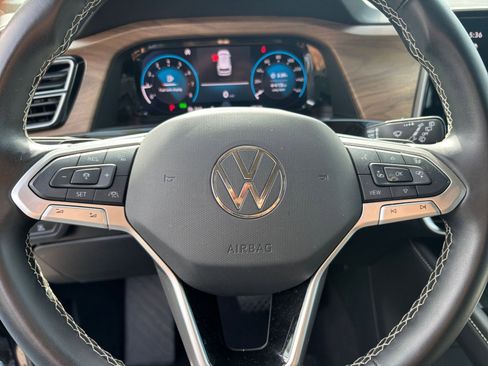 Used 2025 Volkswagen Atlas SE AWD/4WD image 29