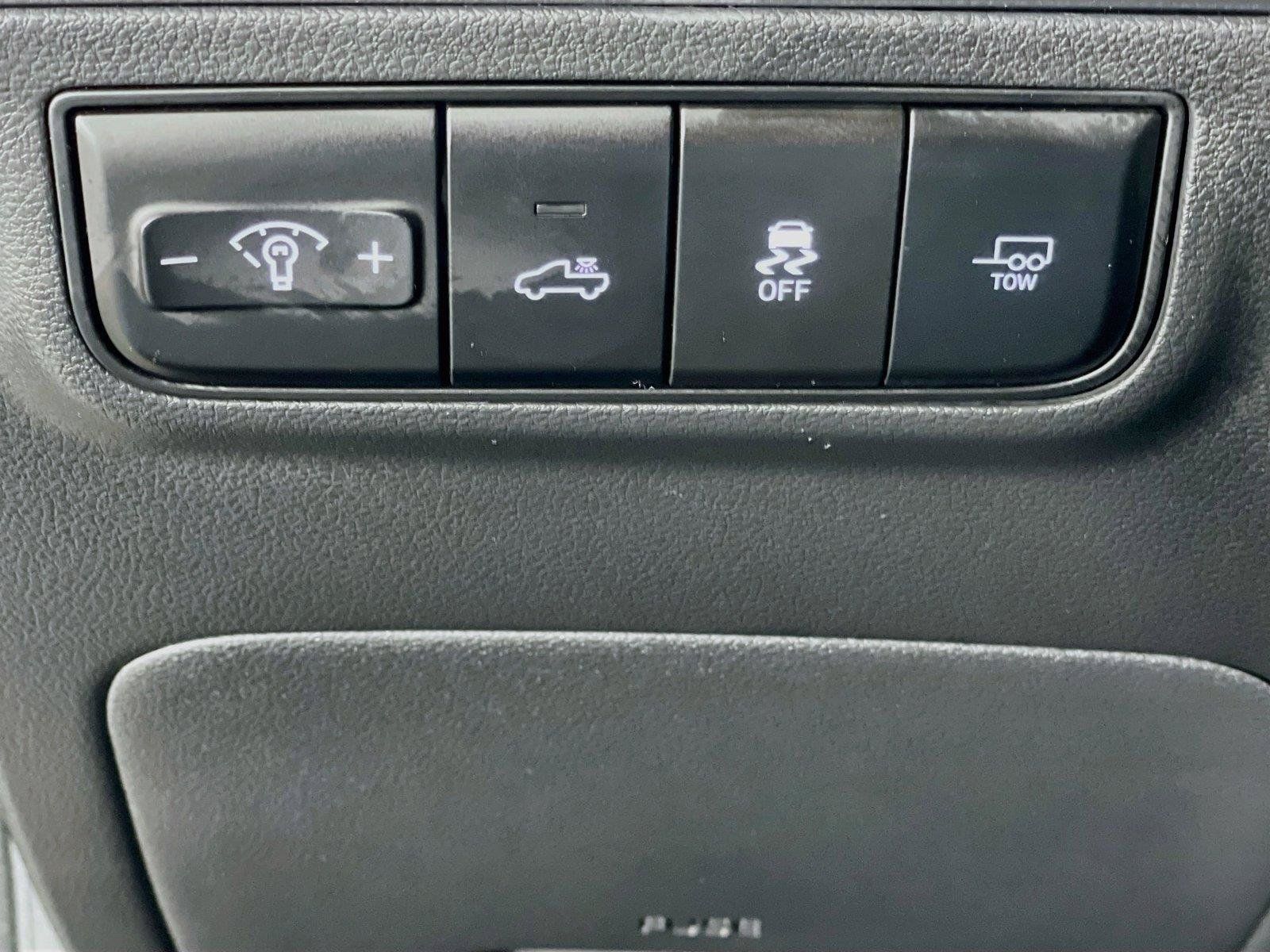 Certified 2025 Hyundai Santa Cruz Limited AWD/4WD image 14