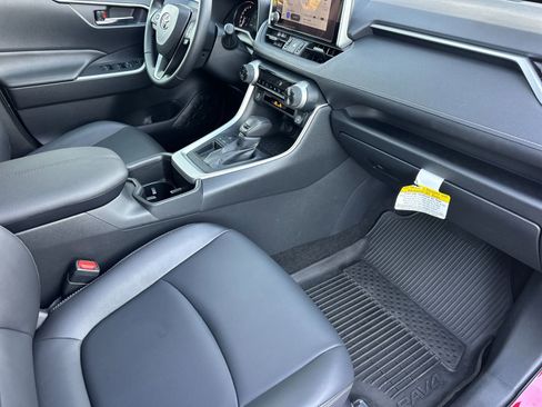 Used 2025 Toyota RAV4 XLE Premium FWD image 17
