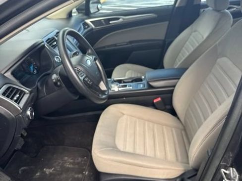 Used 2019 Ford Fusion S FWD image 5