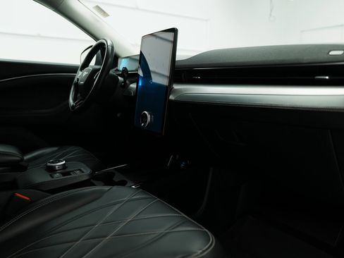 Used 2021 Ford Mustang Mach-E Select w/ Comfort/Appearance Package image 24