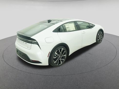 New 2026 Toyota Prius Plug-In Hybrid image 9