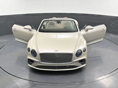 Used 2022 Bentley Continental GT image 34