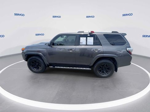 Used 2016 Toyota 4Runner SR5 RWD image 5
