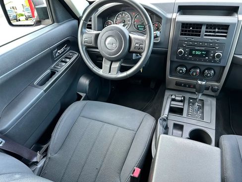 Used 2012 Jeep Liberty Sport w/ Popular Equipment Group AWD/4WD image 12