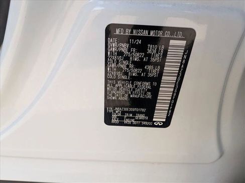 Used 2025 INFINITI QX80 Sensory image 24