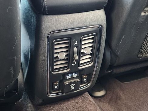 Certified 2018 Jeep Grand Cherokee Limited AWD/4WD image 29