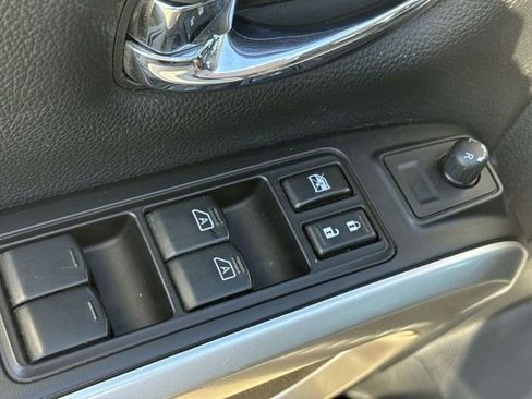 Used 2020 Nissan Titan SV w/ SV Convenience Package image 21