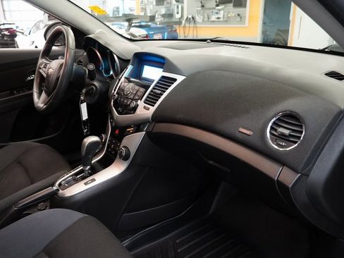 Used 2015 Chevrolet Cruze LT image 26