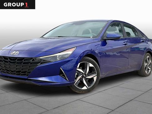 Used 2023 Hyundai Elantra SEL w/ Convenience Package image 1