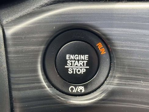 Used 2020 Jeep Grand Cherokee Altitude AWD/4WD image 8