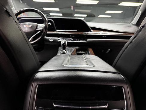 Used 2022 Cadillac Escalade Sport Platinum w/ Heavy-Duty Trailer Package image 40