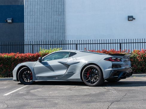 Used 2024 Chevrolet Corvette Z06 w/ Battery Protection Package image 4