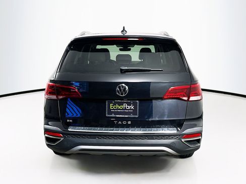 Used 2023 Volkswagen Taos SE w/ Panoramic Sunroof Package FWD image 7