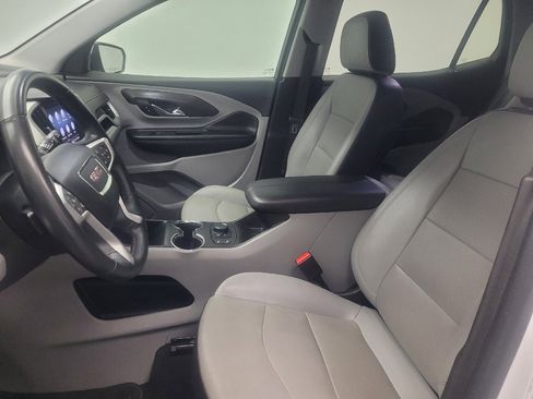Used 2024 GMC Terrain SLT FWD image 17