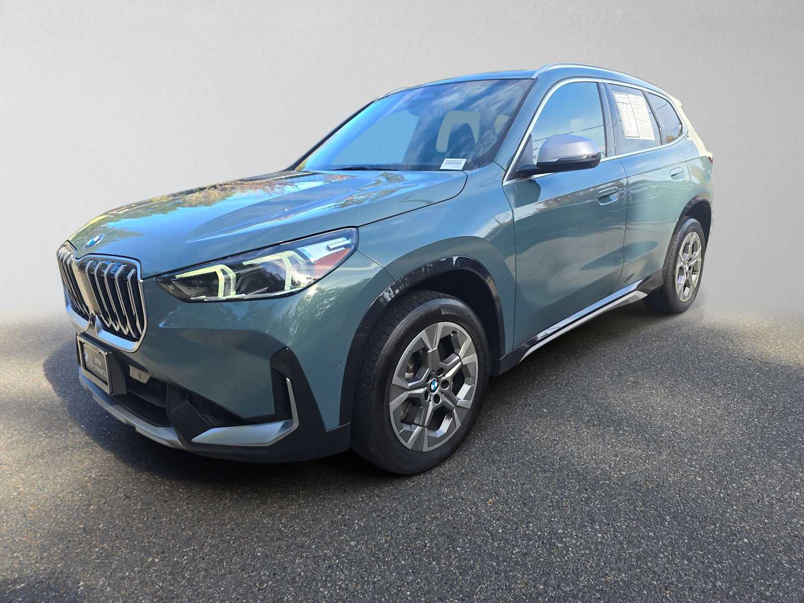 Used 2023 BMW X1 xDrive28i w/ Premium Package AWD/4WD image 7