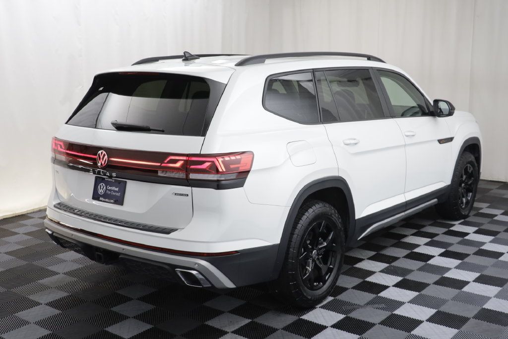 Used 2026 Volkswagen Atlas Peak Edition AWD/4WD image 18