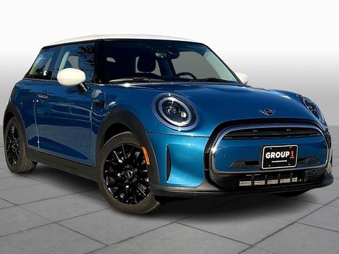 Used 2023 MINI Cooper 2-Door Hardtop image 2