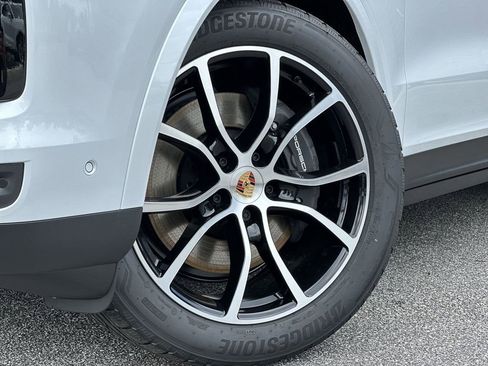 New 2025 Porsche Cayenne Coupe image 14